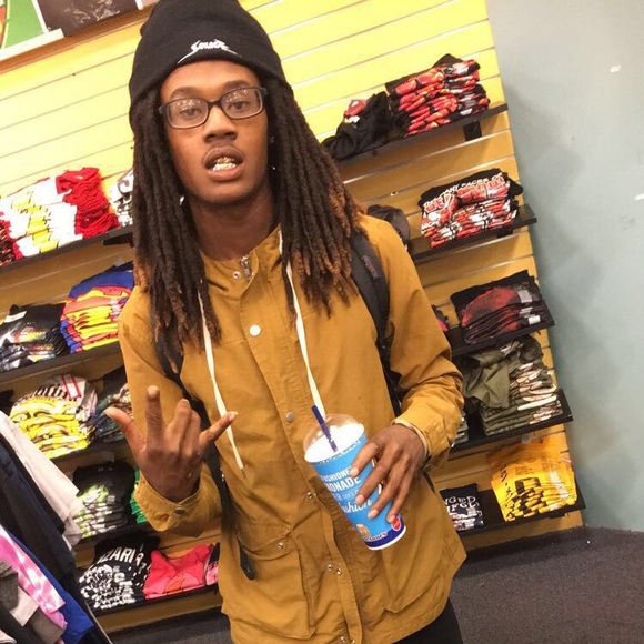 Profile Picture of Chris Louis (@700lilchris) on Poshmark