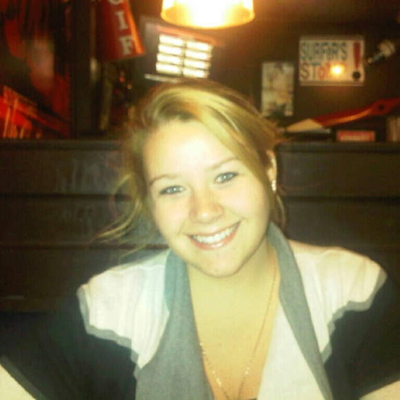 Profile Picture of Kay Lusby (@trophywife41214) on Poshmark