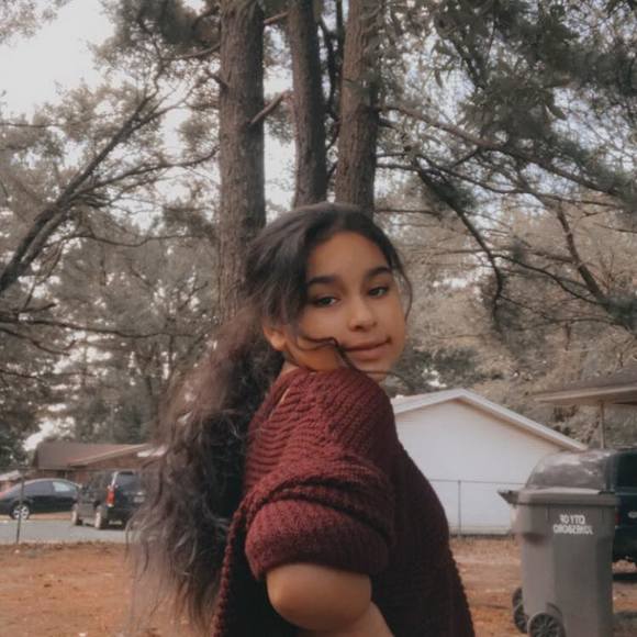 Profile Picture of Claudia Rodriguez (@claudiarodri725) on Poshmark