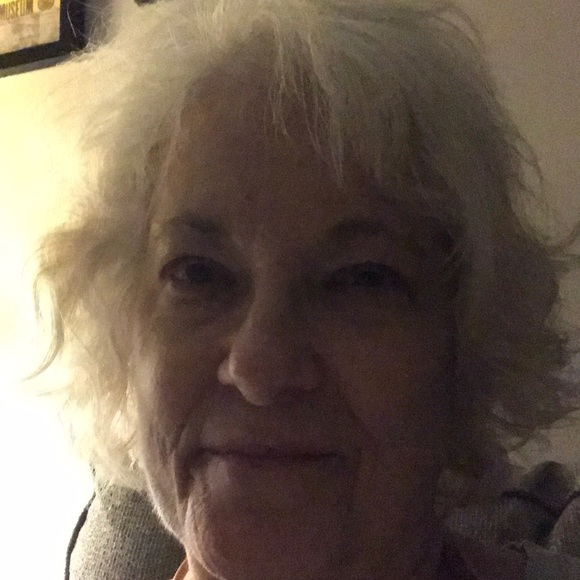 Profile Picture of Nancy Simmons (@miamiborn) on Poshmark