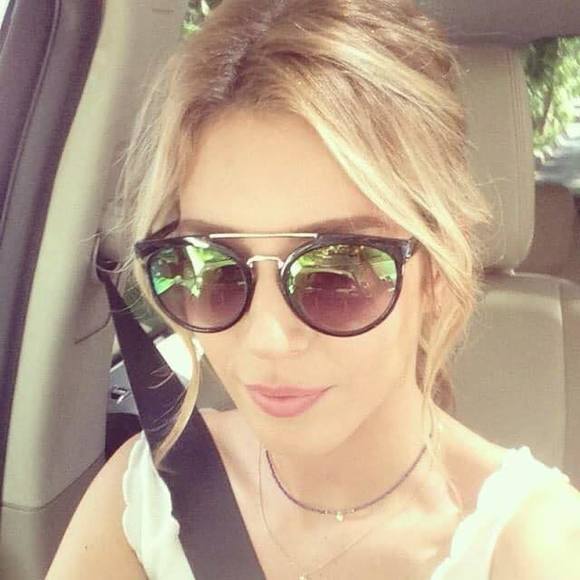 Profile Picture of Aj Thompson (@ezzaothman) on Poshmark