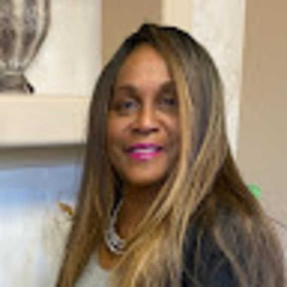 Profile Picture of Donna Reid (@donnareid757) on Poshmark