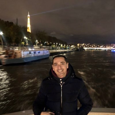 Profile Picture of David Robles (@DavidRobles4) on Twitter