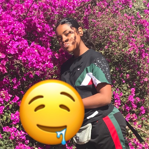 Profile Picture of Tyleise Machon (@tyleise5) on Poshmark