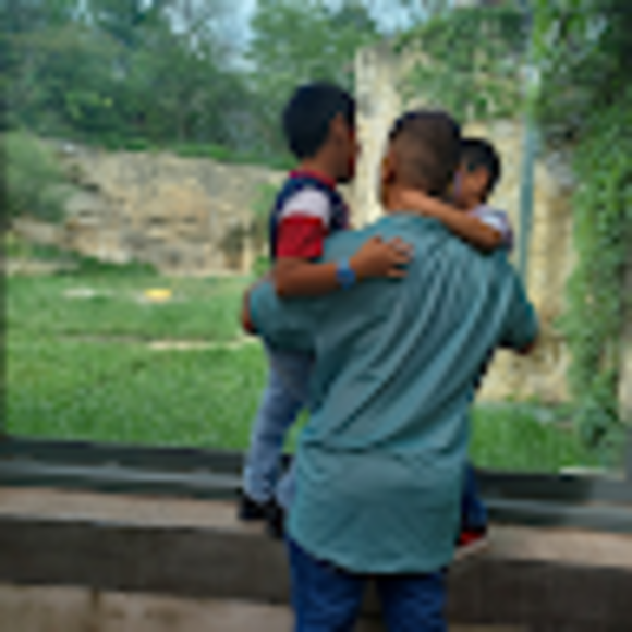 Profile Picture of Lucia Salgado (@salgadolucia97) on Poshmark