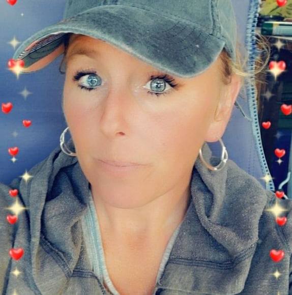 Profile Picture of Amanda Weber (@aweber2278) on Poshmark