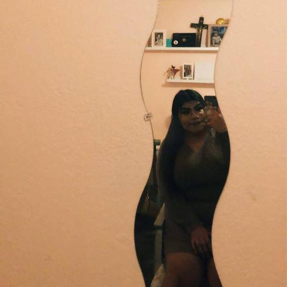 Profile Picture of Alexia Barillas (@alexiabarillas) on Poshmark