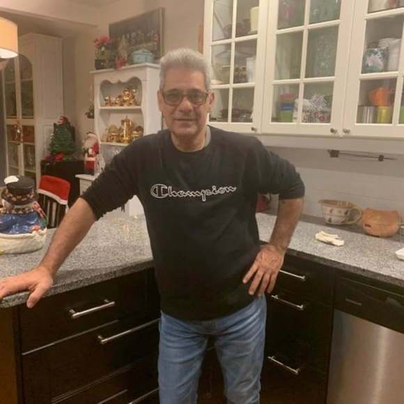 Profile Picture of Ray Cristina (@raycristina) on Poshmark