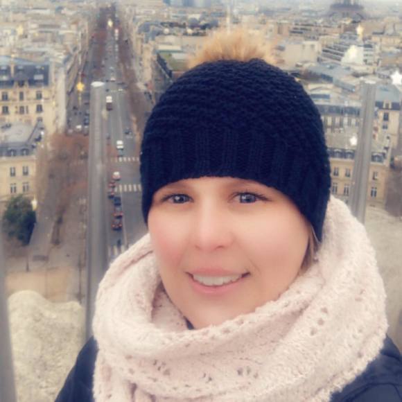 Cheryll Genzlinger - Poshmark Profile Picture of Cheryll Genzlinger (@cherbear182) on Poshmark