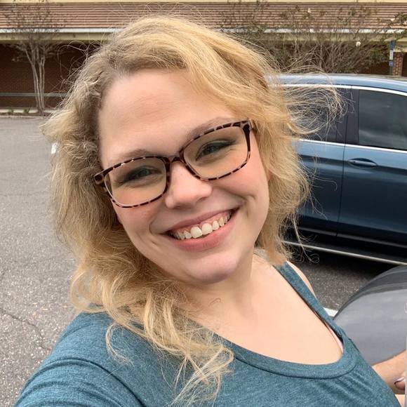 Profile Picture of Rachel Patterson (@rachlynnp) on Poshmark