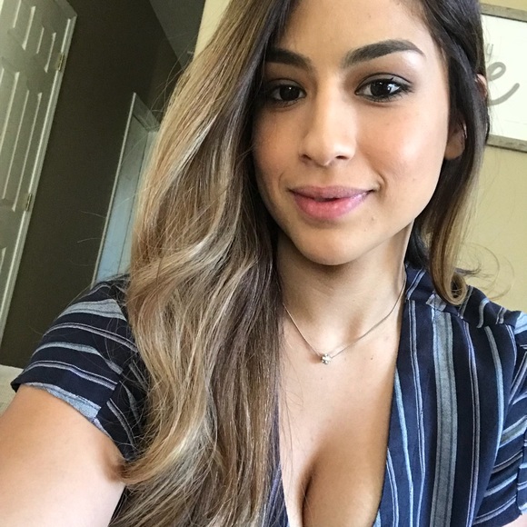 Profile Picture of Minerva Concilion (@mconcilion) on Poshmark