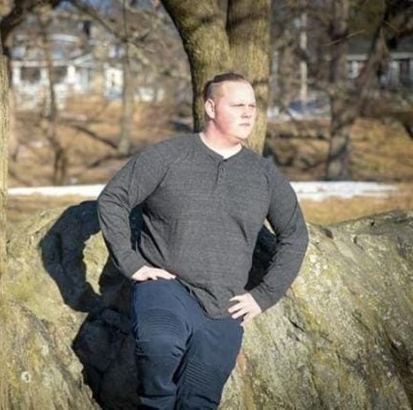 Profile Picture of Edward Adams (@eddie09211994) on Poshmark