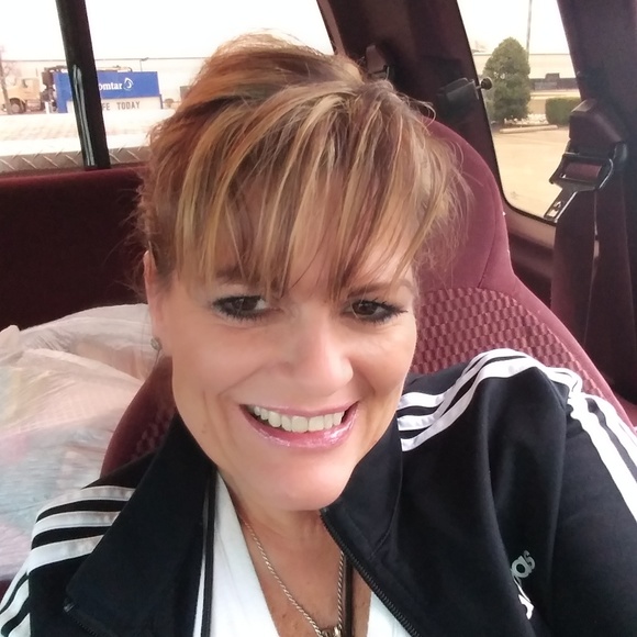 Profile Picture of Meschelle Morris (@meschellemorris) on Poshmark