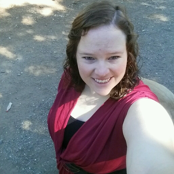 Profile Picture of Tessa Chartock (@augy15) on Poshmark