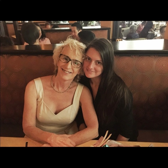 Profile Picture of Helen Fountsin (@hvfountain) on Poshmark