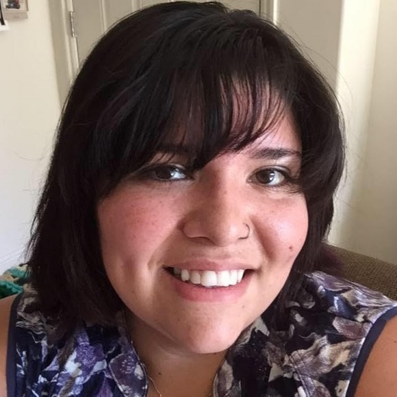 Profile Picture of Alexandra Reveles (@alexandrarev) on Poshmark