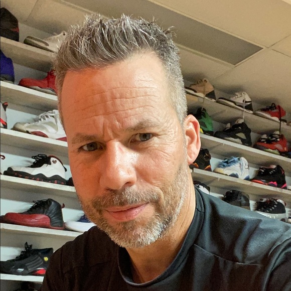 Profile Picture of Jason Dylan (@jasondylan) on Poshmark