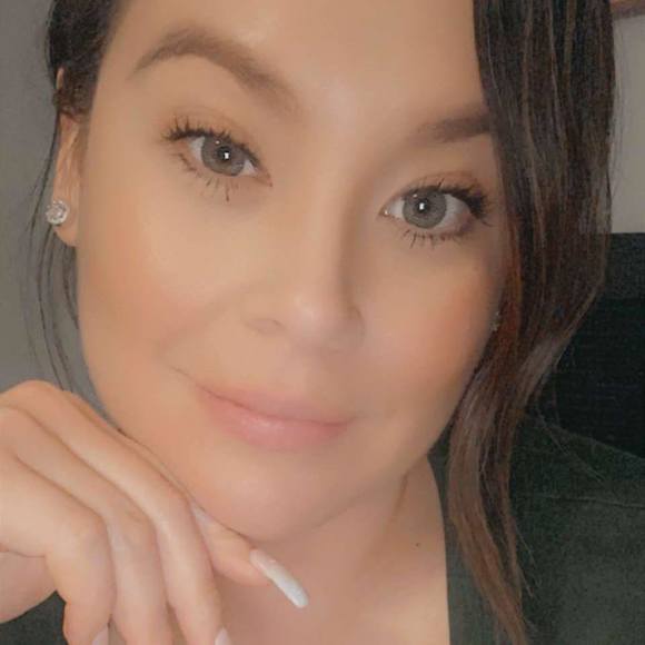 Profile Picture of Crystal Anzaldua (@hallesbows2013) on Poshmark