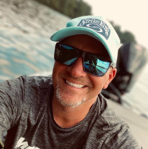 Profile Picture of Jason Duran (@fishz) on Poshmark