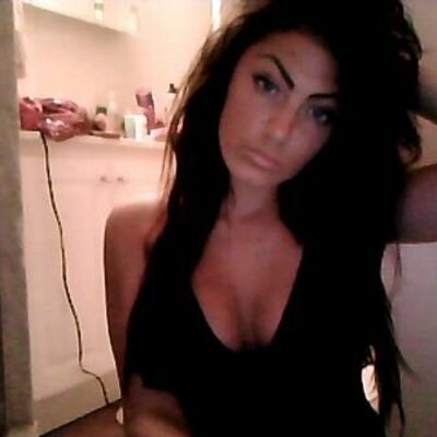 Profile Picture of Claudine Nguyen (@claudine5610) on Twitter