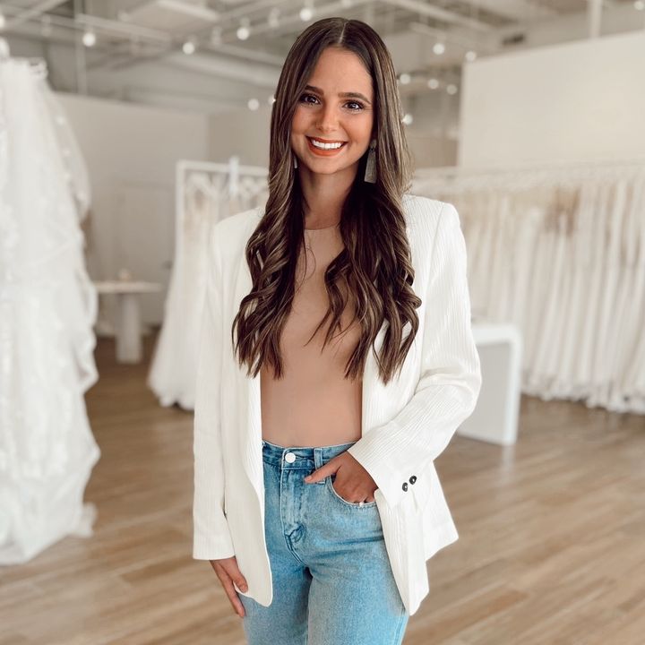 Profile Picture of Carly Garrett (@carlywaine) on Tiktok