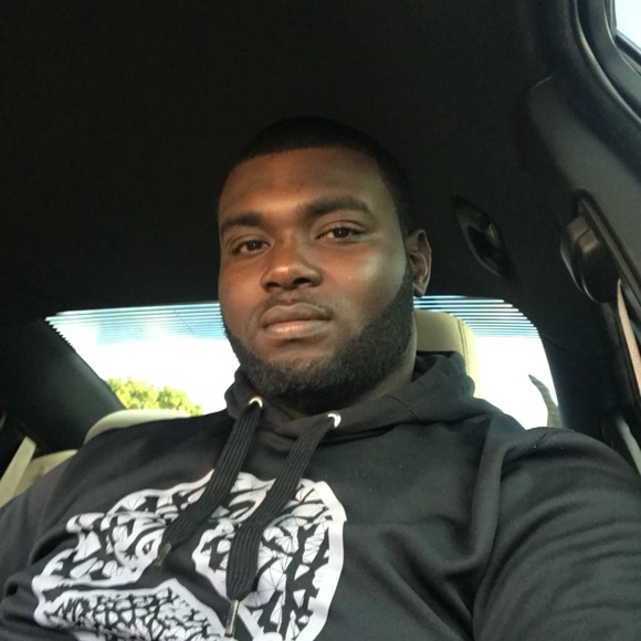 Profile Picture of Frantz Joseph (@frantzjoseph) on Poshmark