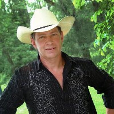 Profile Picture of Daniel Knoch (@Kowwpokey) on Twitter