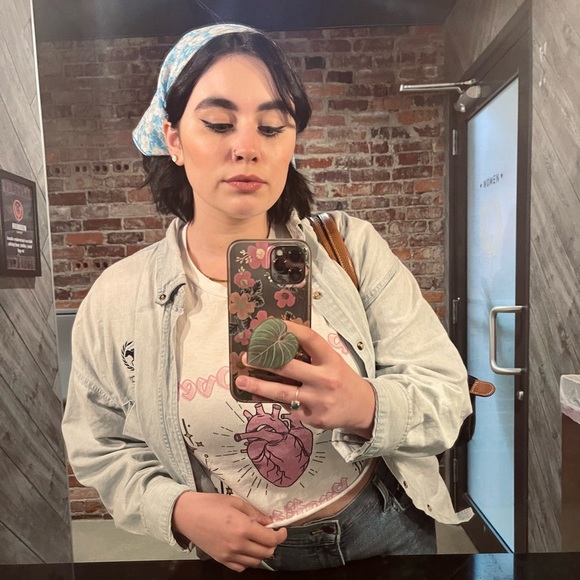 Profile Picture of Courtney Waltermire (@courtneywalt) on Poshmark