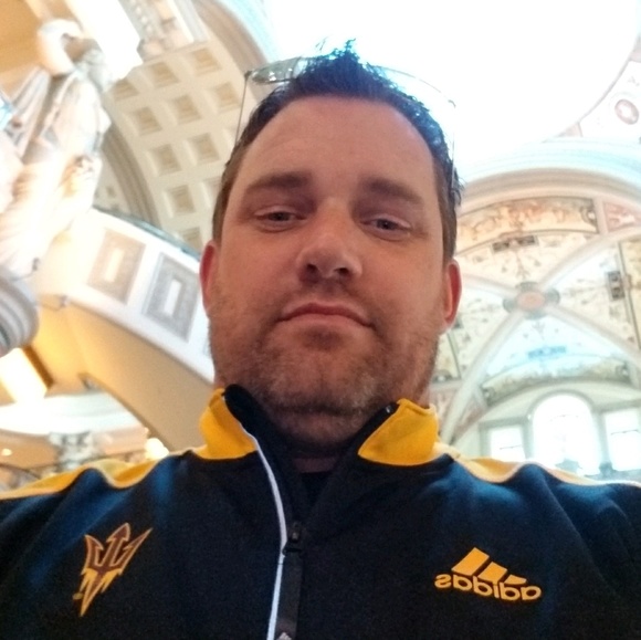 Profile Picture of Brad Welker (@bdubaz) on Poshmark