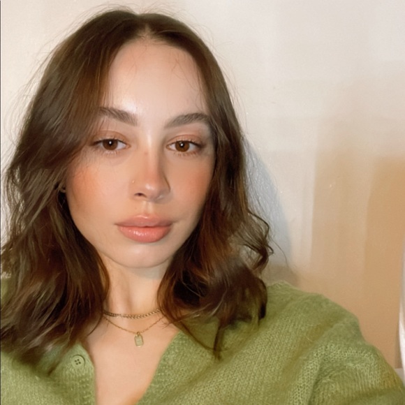 Profile Picture of Amanda Busacco (@amandaxmb) on Poshmark