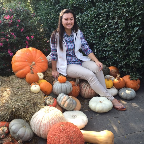 Profile Picture of Heather Huynh (@ohdangheather) on Poshmark