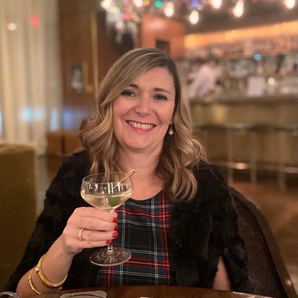 Profile Picture of Julia Sullivan (@jasllvn) on Poshmark