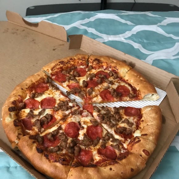 Profile Picture of Jamie Brassell (@jamiebrassell21) on Poshmark