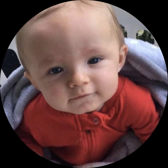 Lindsay Beegle - Poshmark Profile Picture of Lindsay Beegle (@lindsay_beegle) on Poshmark