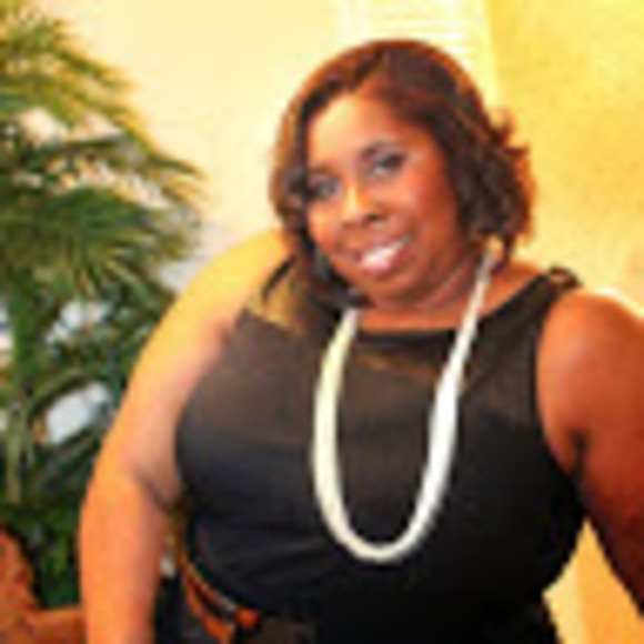Profile Picture of Tronda Dixon (@trondadixon) on Poshmark