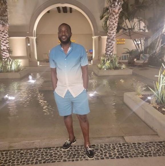 Profile Picture of Andrew Mundle (@andrewmundle) on Poshmark