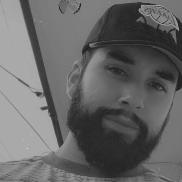 Profile Picture of Emilio Alcaraz (@emilioalcaraz) on Poshmark