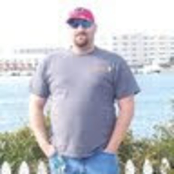 Profile Picture of David Fadule (@dfadule) on Poshmark