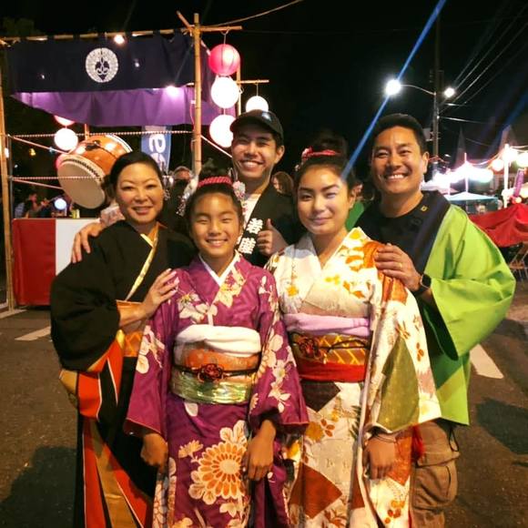 Profile Picture of Stacy Nakata (@sknakata) on Poshmark