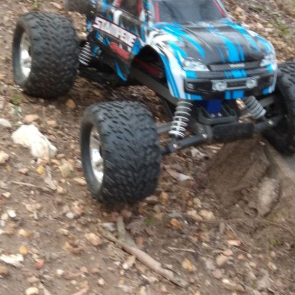 Profile Picture of Zack Lee (@ryanzander812) on Poshmark