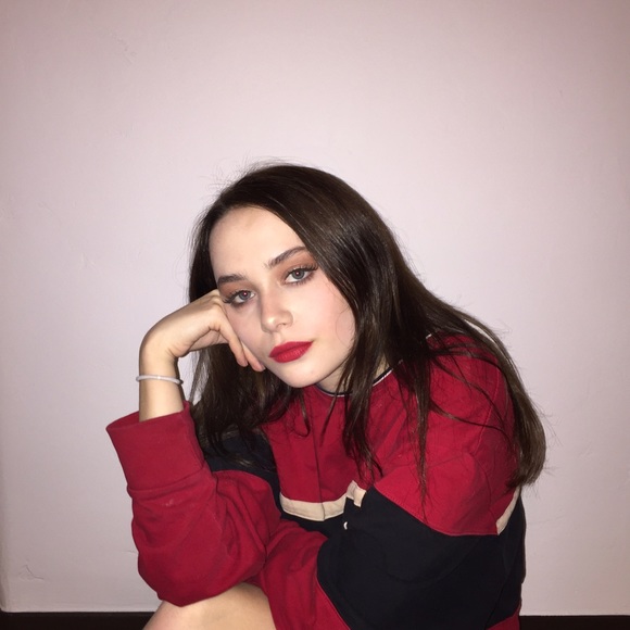 Profile Picture of Lucy Loken (@lokenlucy) on Poshmark
