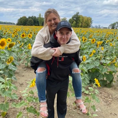 Profile Picture of Miranda Holbrook (@mirandarh12) on Twitter