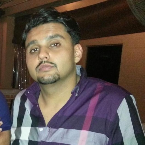 Profile Picture of Aleem Bharwani (@aleemb16) on Poshmark