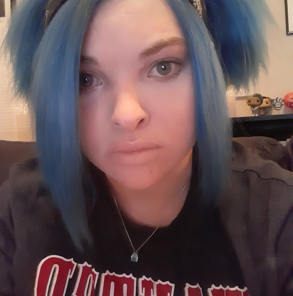 Profile Picture of Tori Newton (@grayamoon8792) on Poshmark