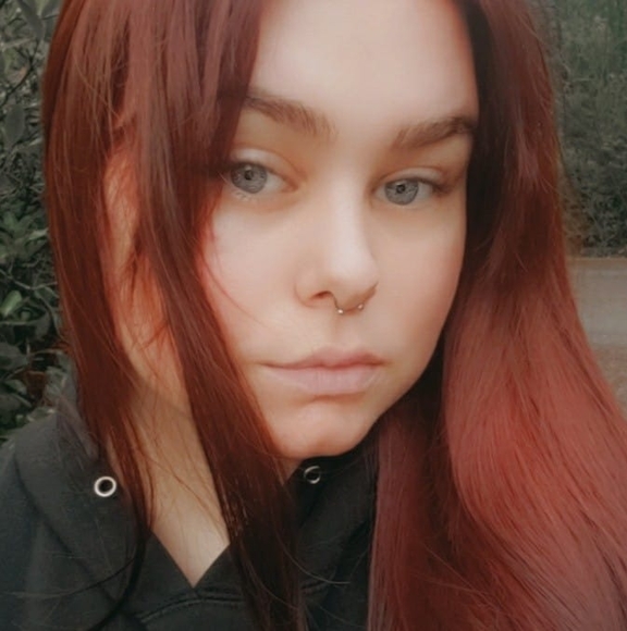 Profile Picture of Lily Peters (@lilypeters666) on Poshmark