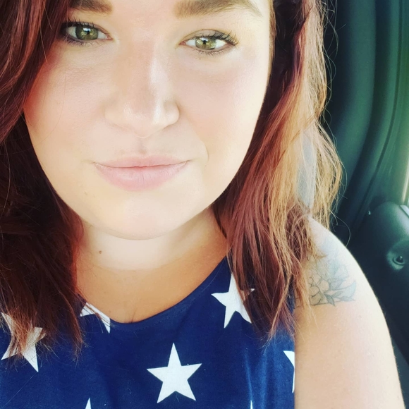 Profile Picture of Katie Arbogast (@katiea980) on Poshmark