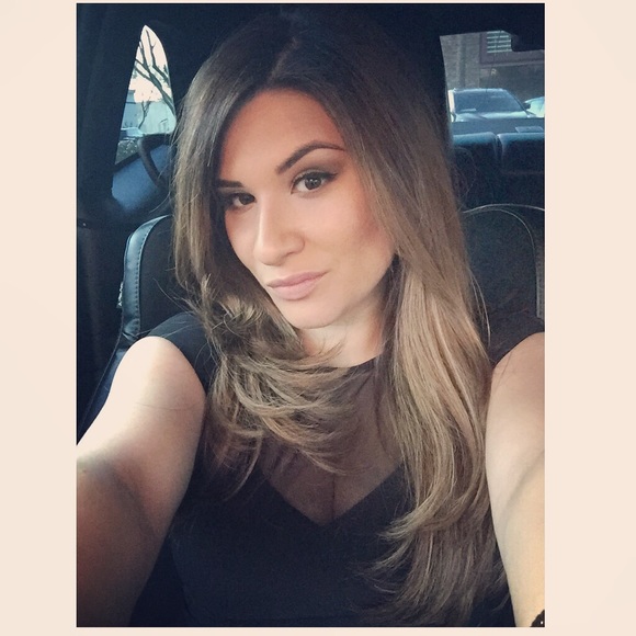 Profile Picture of Ileana Rivera (@ile1990) on Poshmark