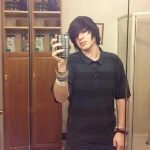 Profile Picture of Mike Hutchison (@bestestfwiend) on Myspace