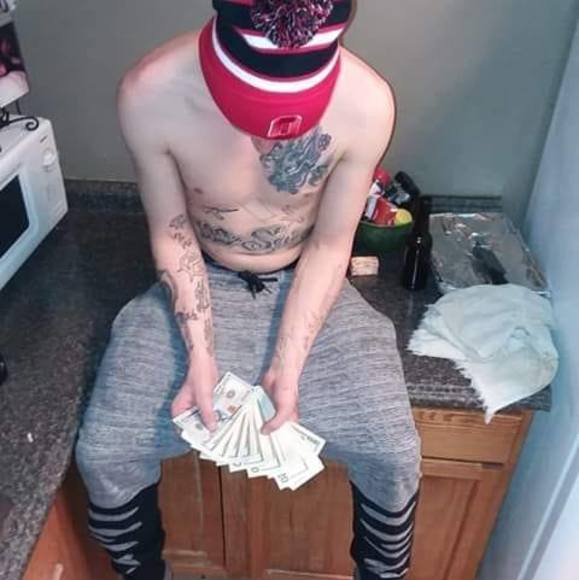 Profile Picture of Joey Glass (@joeyglass221) on Poshmark