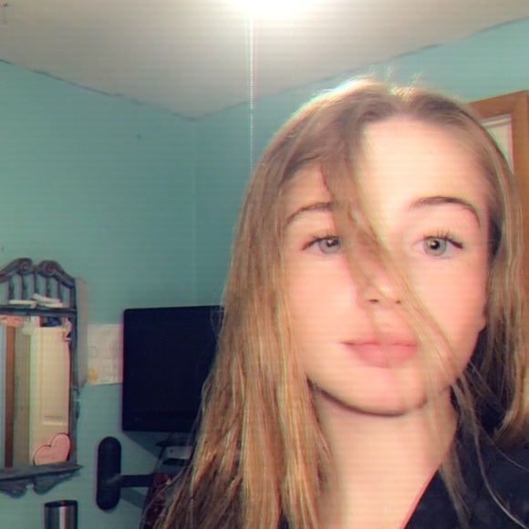 Profile Picture of Haley Chase (@hchase963) on Poshmark